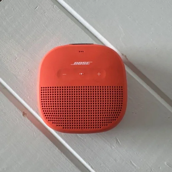 BOSE Waterproof Portable Speaker - Picture 2 of 4